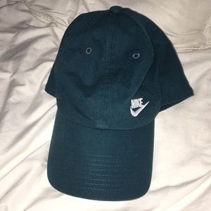 NIKE BLUEGREEN CAP